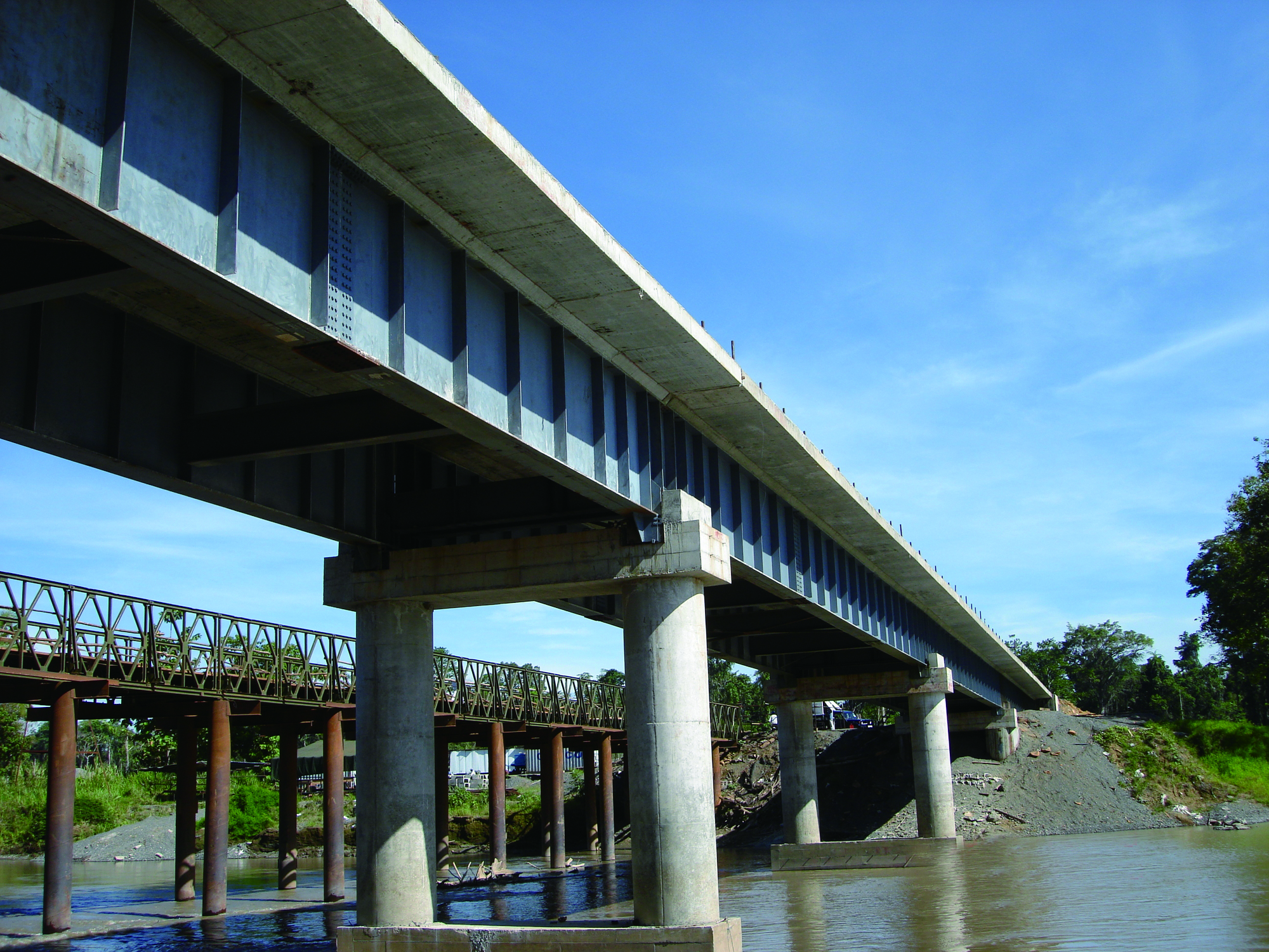 49.中國援建巴布亞新幾內(nèi)亞尤-亞公路.jpg